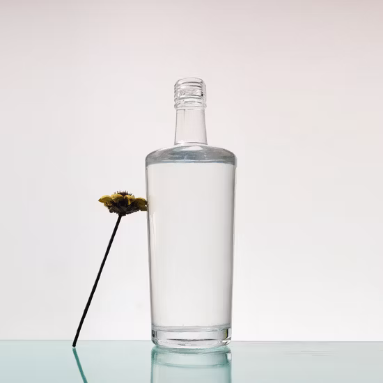 Vente en gros 500ml 700ml 750ml 1000ml Bouteille d'alcool en verre Spiritueux Vodka Rhum Tequila Whisky Bouteilles en verre vides rondes avec liège en bois