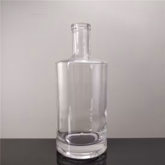 En gros 700 ml 750 ml 500 ml clair rond vide rhum whisky esprit Gin Vodka verre bouteille d'alcool avec bouchon en liège