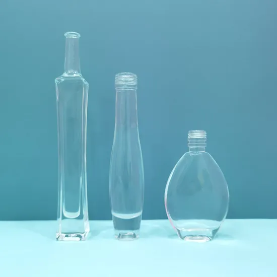 Logo personnalisé en relief clairement 500 ml 700 ml 750 ml Rhum/Tequila/Gin/Brandy/Rhum/Whiskey/Vodka Spiritueux Bouteilles En Verre